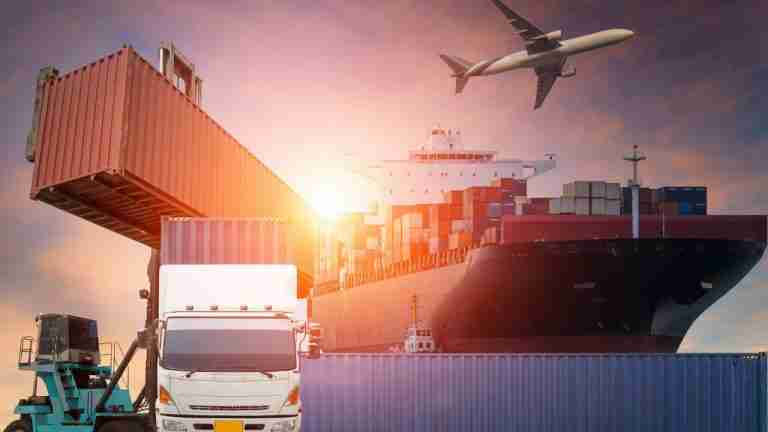 Difference Between Demurrage and Detention (Costs and How to Avoid)