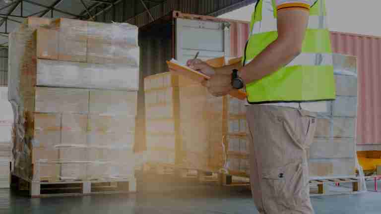 Die 11 häufigsten Gründe für Versandverzögerungen und wirksame Strategien zur Vermeidung von Lieferverzögerungen.